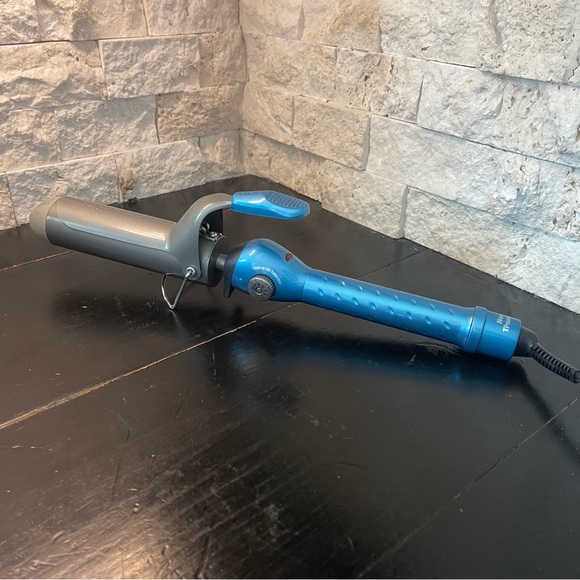 BaBybliss Nano Pro Other - BaBybliss Pro Nano Titanium 1 1/4” Curling Iron